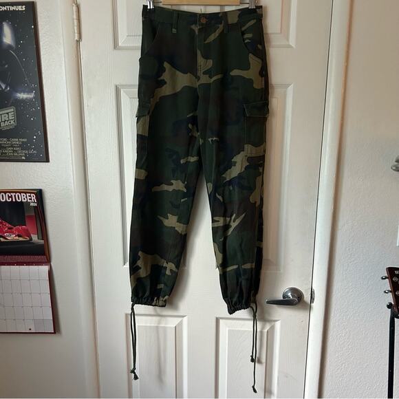 Lovers and Friends Green Camo Jogger Pants size 28 - Picture 3 of 8